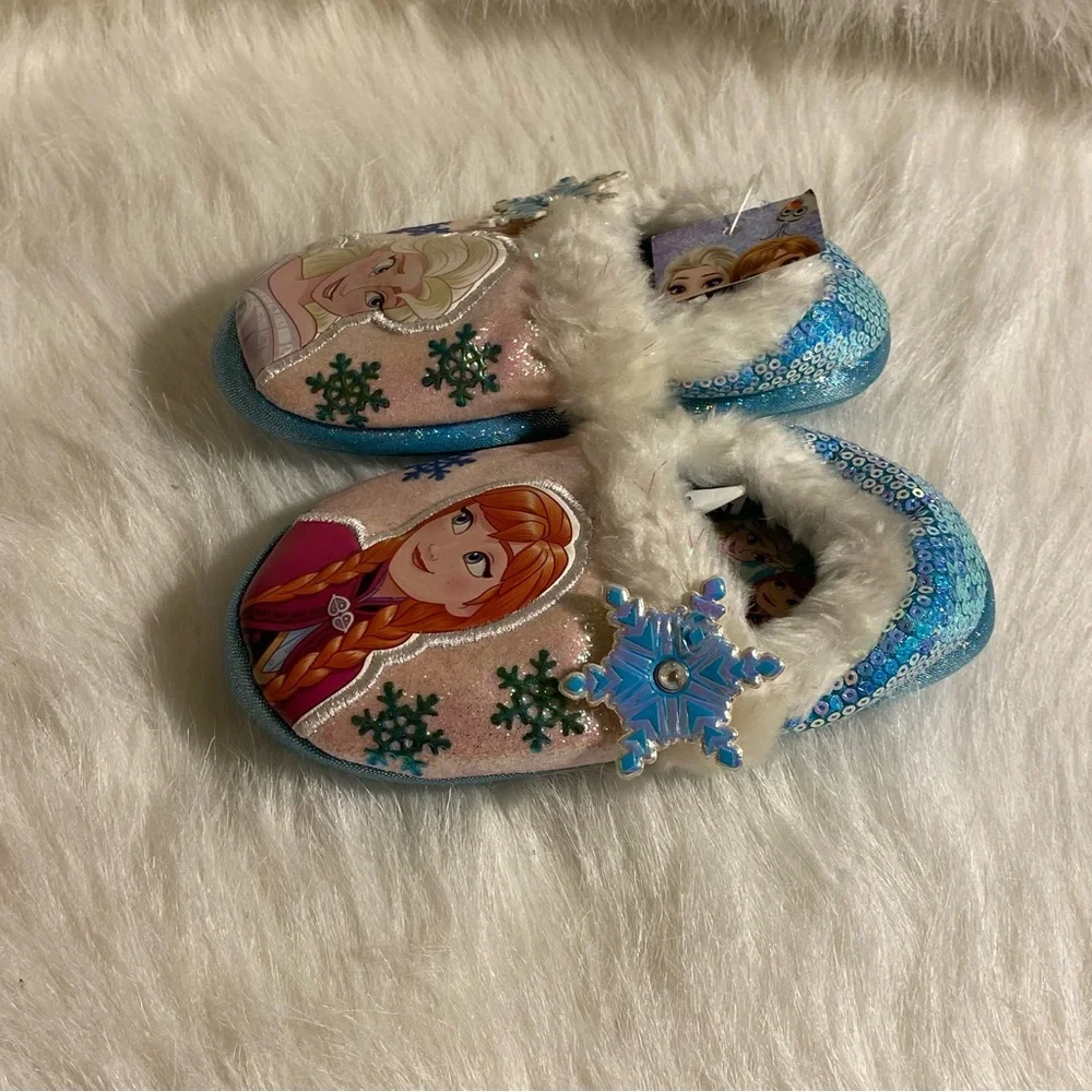 Frozen Girl Slippers Size 9-10 Slip On New With‎ Tags White-Blue